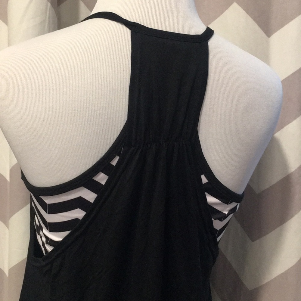Workout top - Picture 4 of 6